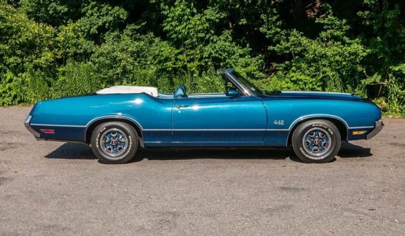 
								Oldsmobile 442 Convertible full									